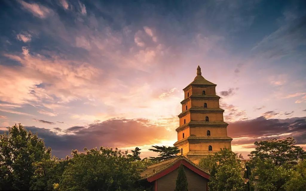 在西安擇業(yè)，哪個行業(yè)的發(fā)展前景比較好？